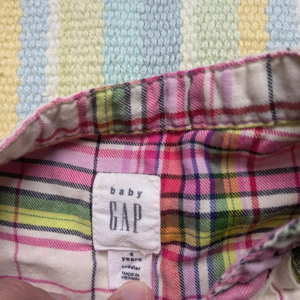 ⭐ GAP Plaid button down shirt 4T